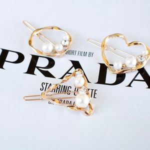Trendy pearl hair clips ✨